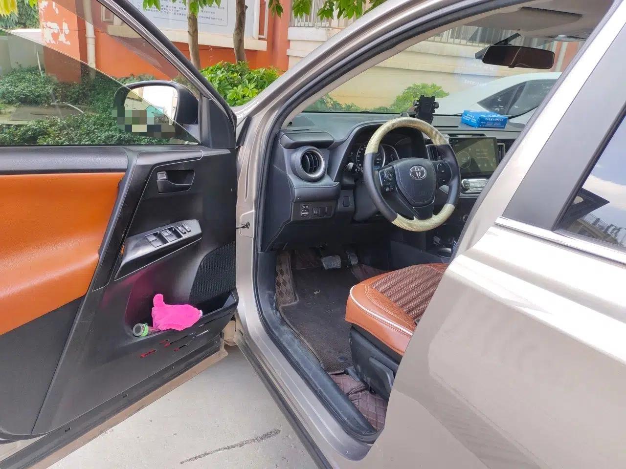 Toyota RAV4 2013 2.0L CVT Four-Wheel Drive Fashion Edition — миниатюра 16
