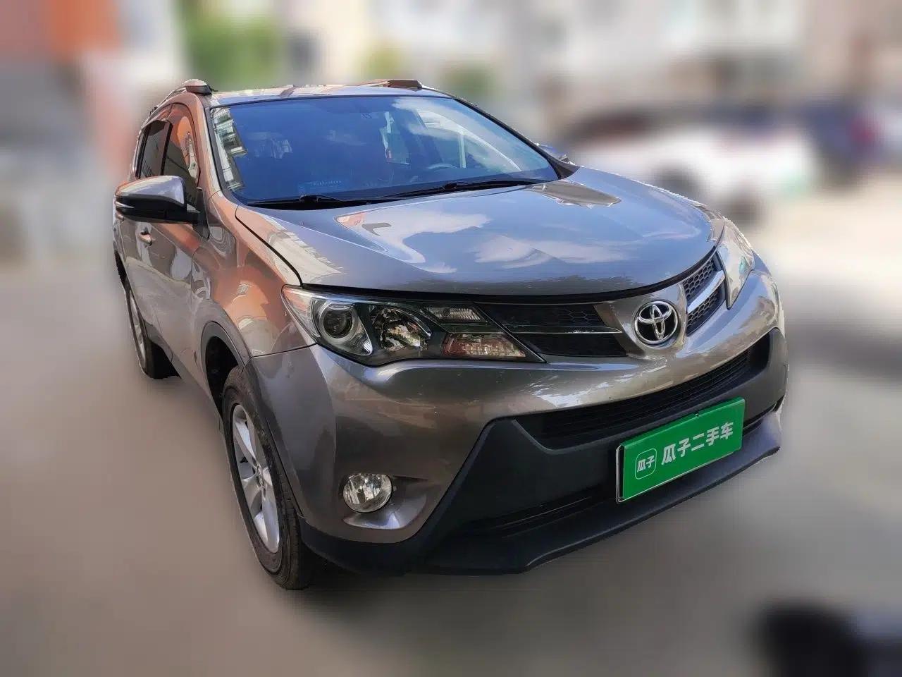 Toyota RAV4 2013 2.0L CVT Four-Wheel Drive Fashion Edition — миниатюра 3