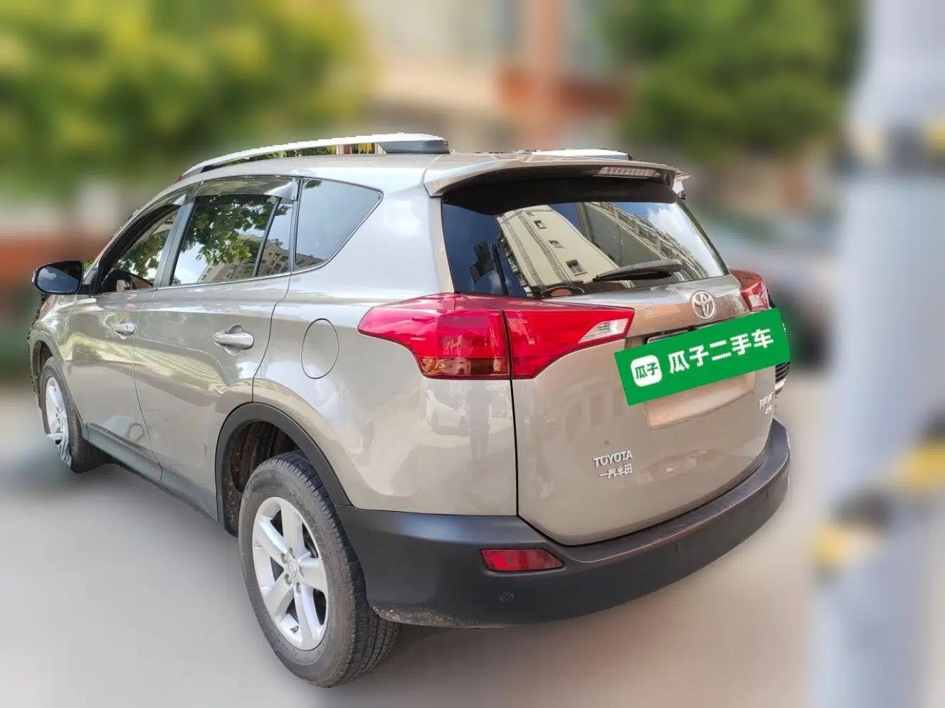 Toyota RAV4 2013 2.0L CVT Four-Wheel Drive Fashion Edition — миниатюра 4