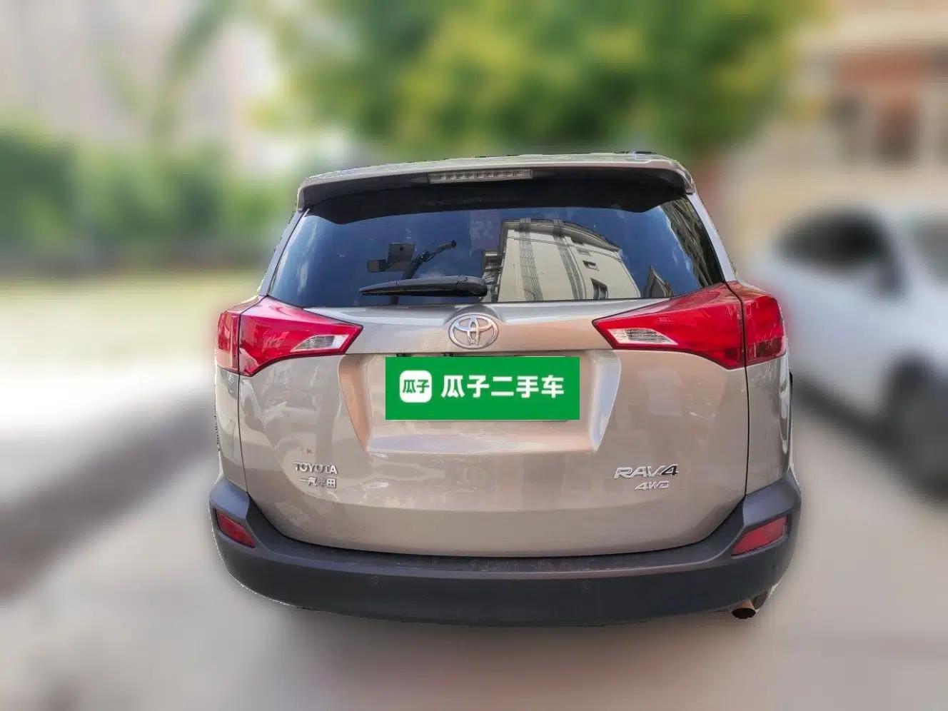 Toyota RAV4 2013 2.0L CVT Four-Wheel Drive Fashion Edition — миниатюра 5