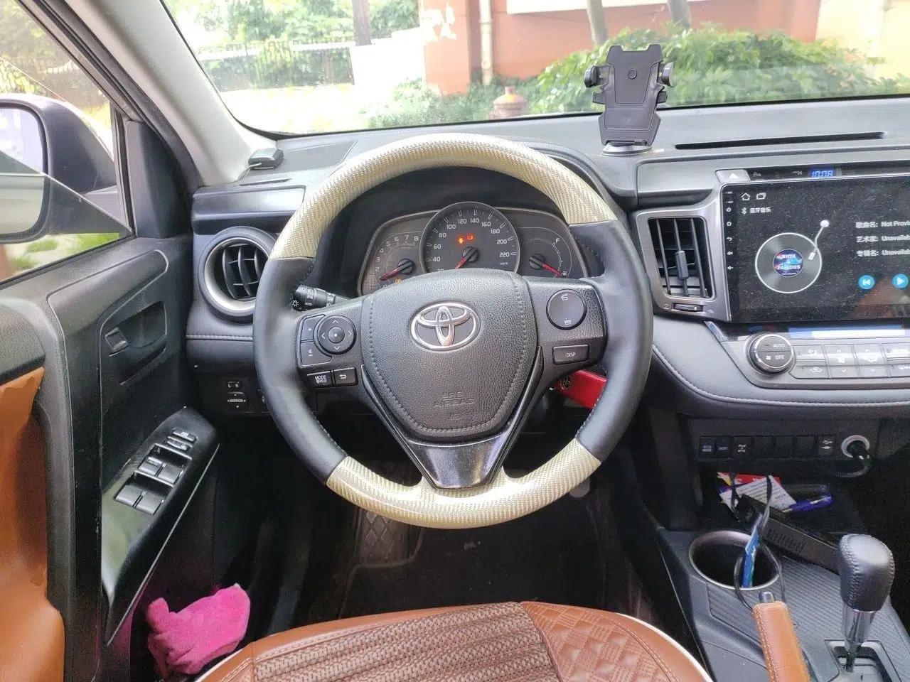 Toyota RAV4 2013 2.0L CVT Four-Wheel Drive Fashion Edition — миниатюра 10