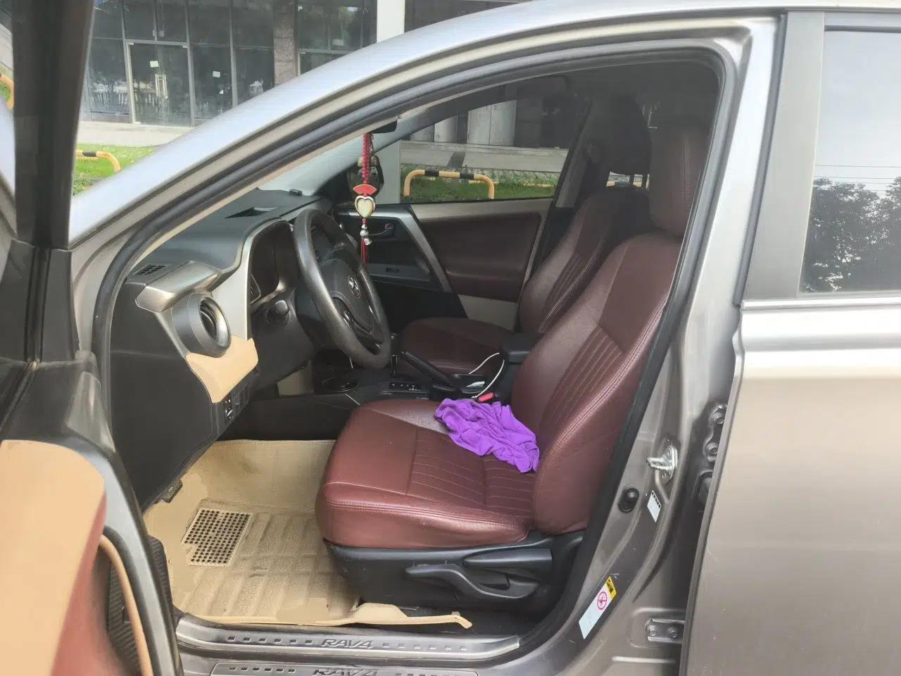 Toyota RAV4 2013 2.0L CVT Two-Wheel Drive Urban Edition — миниатюра 15
