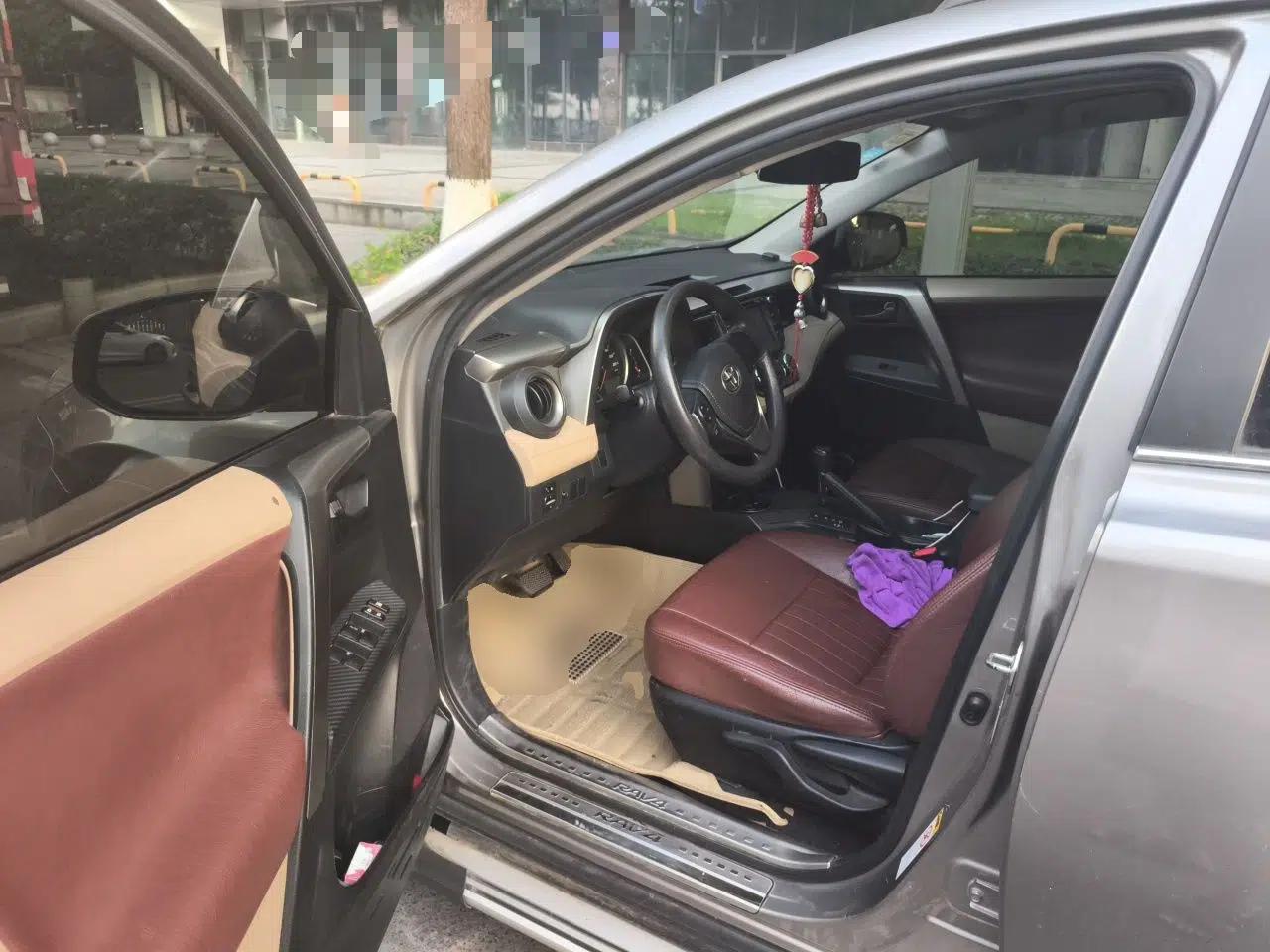 Toyota RAV4 2013 2.0L CVT Two-Wheel Drive Urban Edition — миниатюра 16