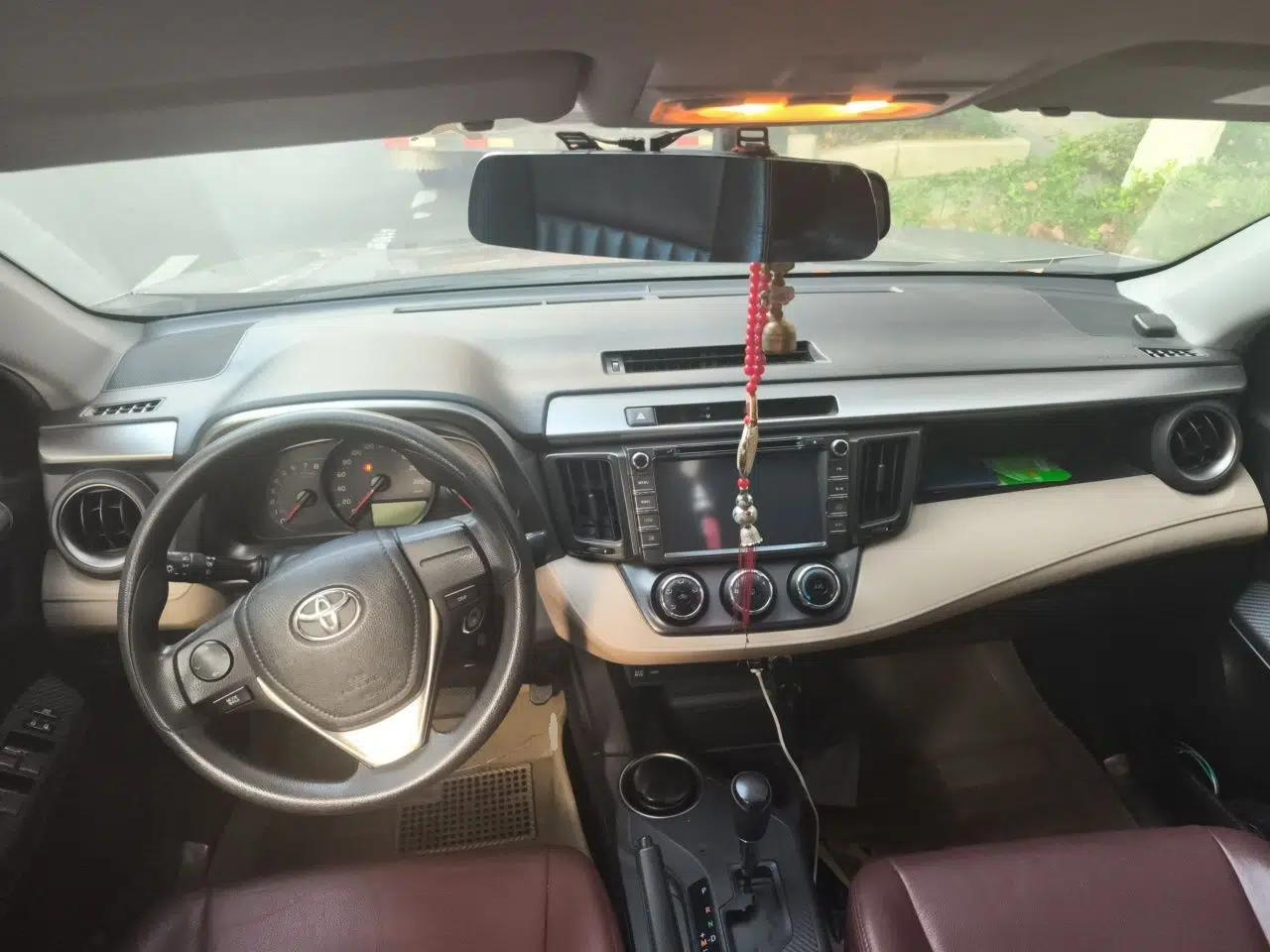 Toyota RAV4 2013 2.0L CVT Two-Wheel Drive Urban Edition — миниатюра 9