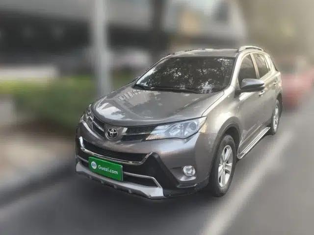 Toyota RAV4 2013 2.0L CVT Two-Wheel Drive Urban Edition