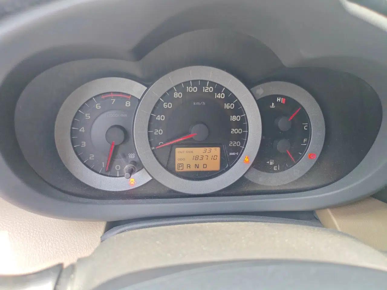 Toyota RAV4 2013 Special Edition 2.0L Automatic Elite — миниатюра 11