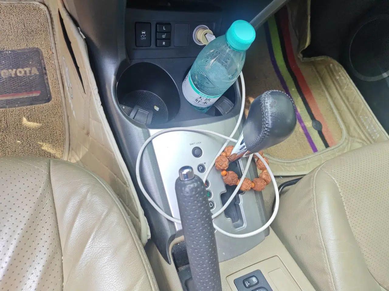 Toyota RAV4 2013 Special Edition 2.0L Automatic Elite — миниатюра 14
