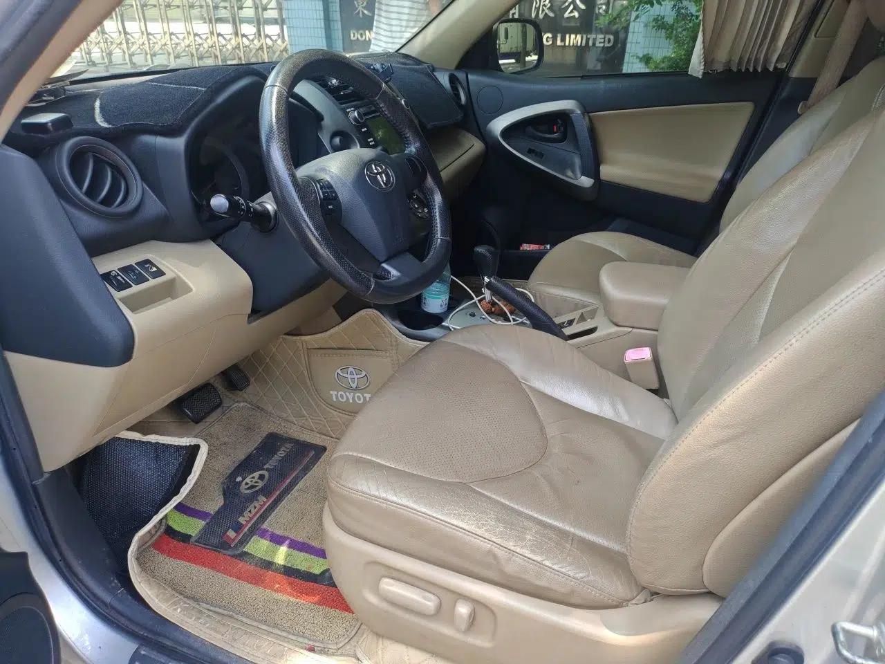 Toyota RAV4 2013 Special Edition 2.0L Automatic Elite — миниатюра 16
