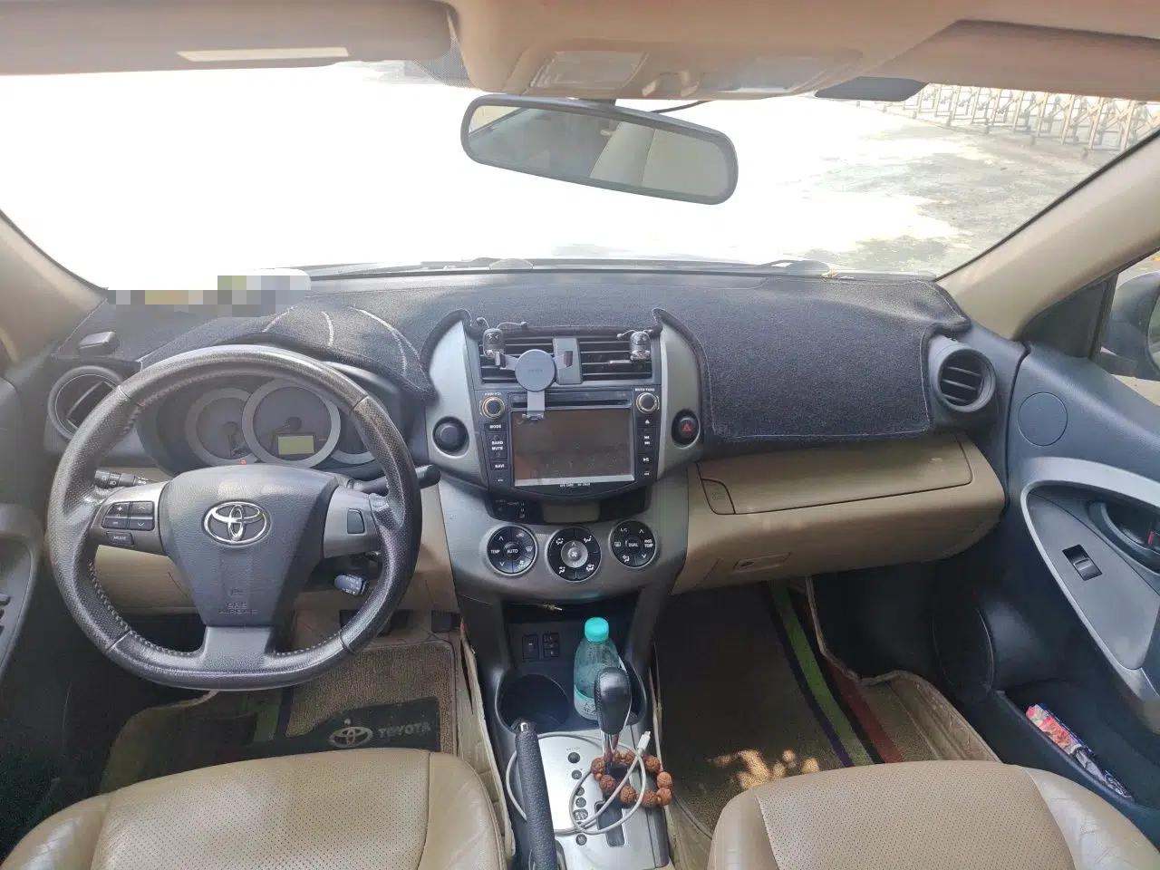 Toyota RAV4 2013 Special Edition 2.0L Automatic Elite — миниатюра 18