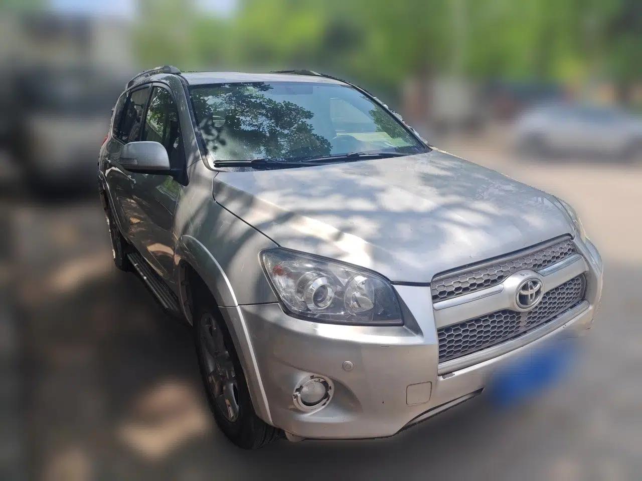 Toyota RAV4 2013 Special Edition 2.0L Automatic Elite — миниатюра 3
