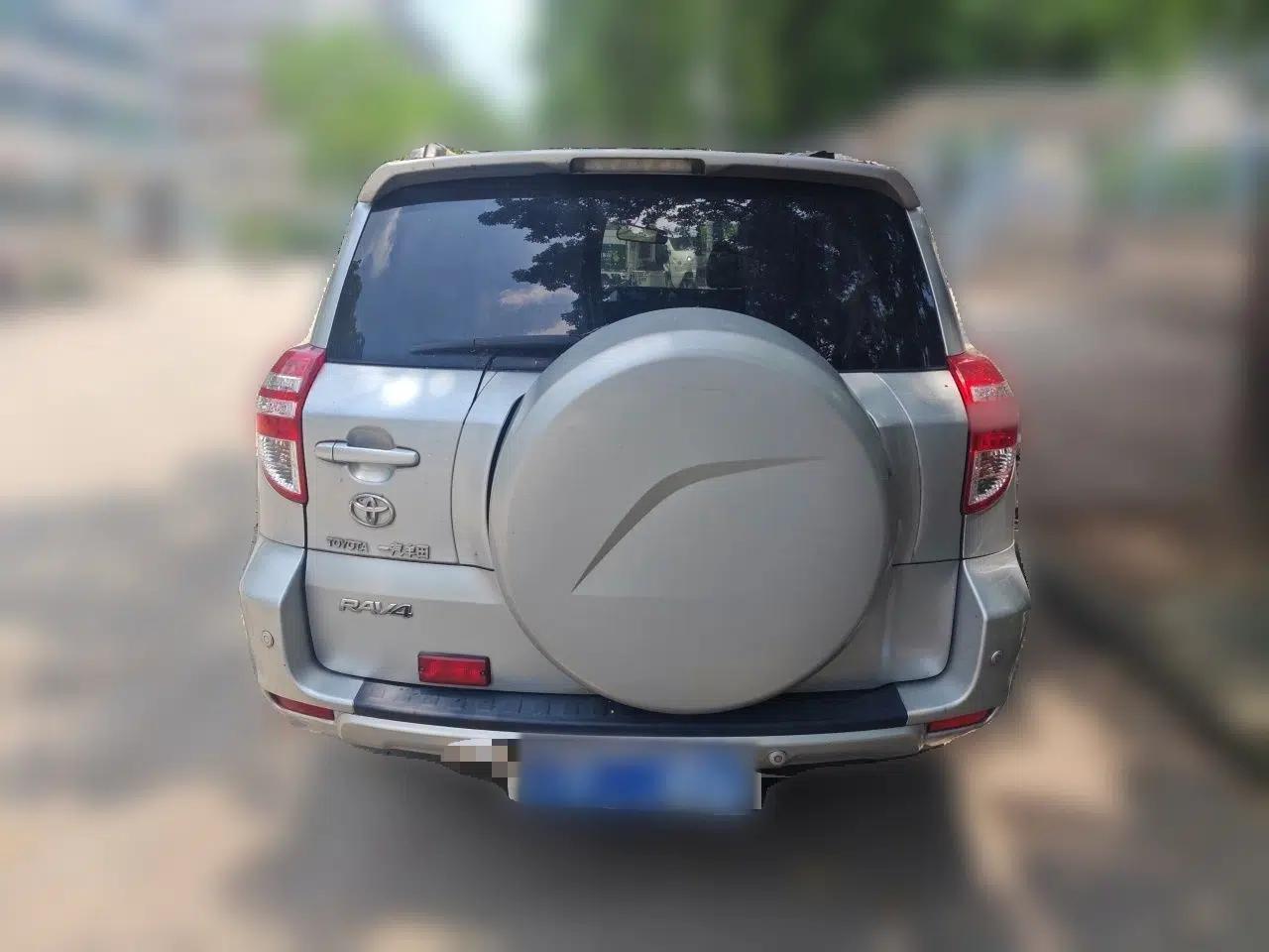 Toyota RAV4 2013 Special Edition 2.0L Automatic Elite — миниатюра 5