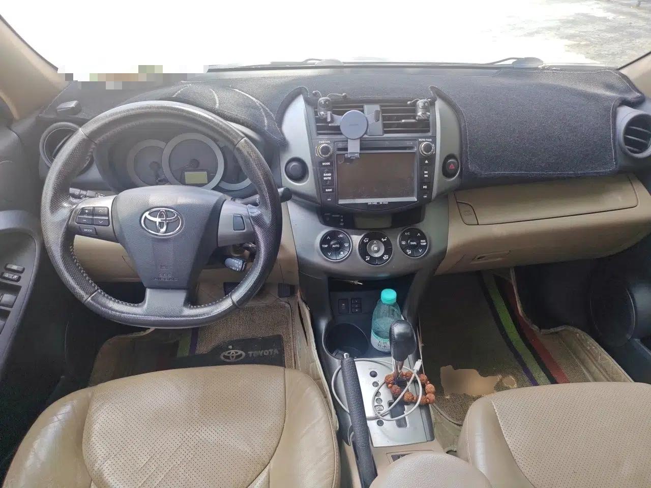Toyota RAV4 2013 Special Edition 2.0L Automatic Elite — миниатюра 9