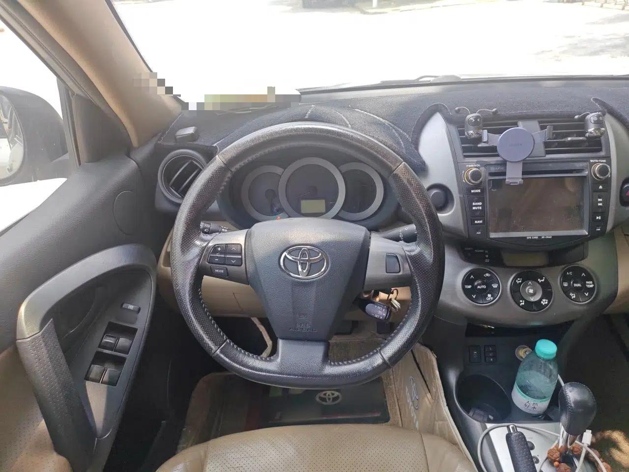 Toyota RAV4 2013 Special Edition 2.0L Automatic Elite — миниатюра 10