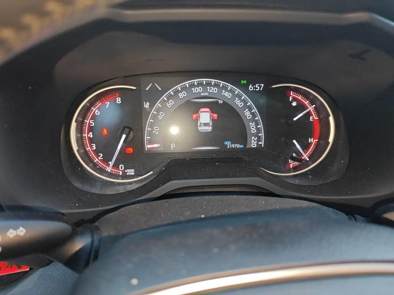 Toyota RAV4 2021 2.0L CVT Two-Wheel Drive Fashion PLUS Edition — миниатюра 11