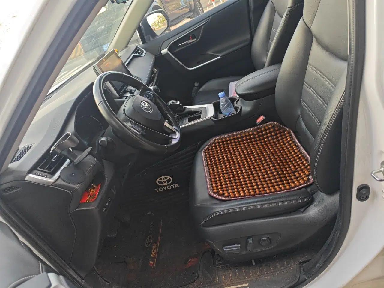 Toyota RAV4 2021 2.0L CVT Two-Wheel Drive Fashion PLUS Edition — миниатюра 15