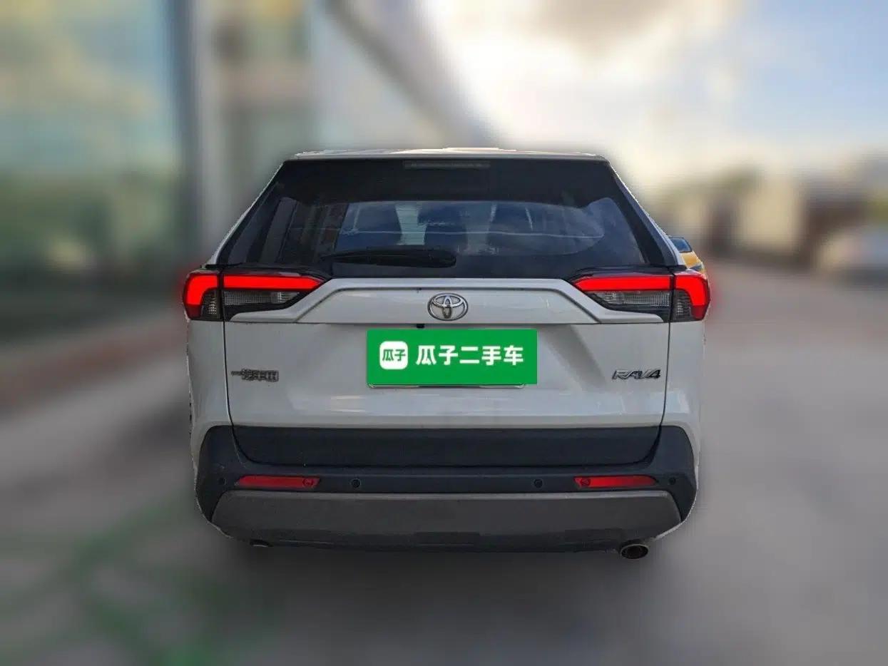 Toyota RAV4 2021 2.0L CVT Two-Wheel Drive Fashion PLUS Edition — миниатюра 5