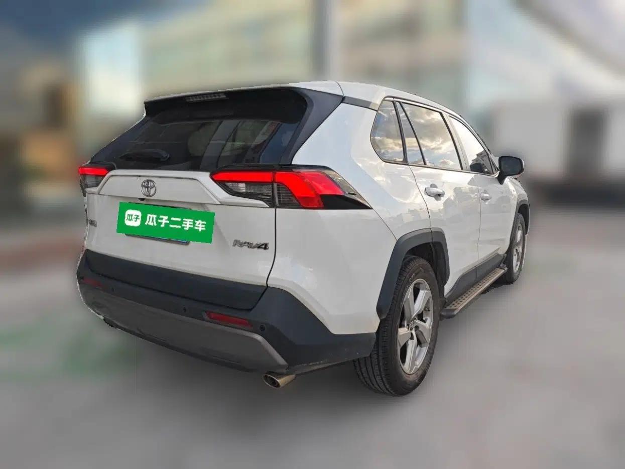 Toyota RAV4 2021 2.0L CVT Two-Wheel Drive Fashion PLUS Edition — миниатюра 6