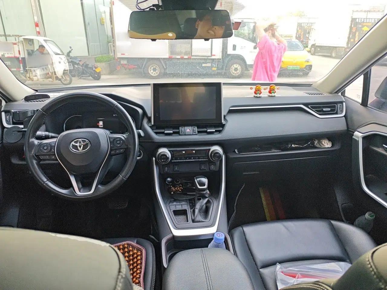 Toyota RAV4 2021 2.0L CVT Two-Wheel Drive Fashion PLUS Edition — миниатюра 9