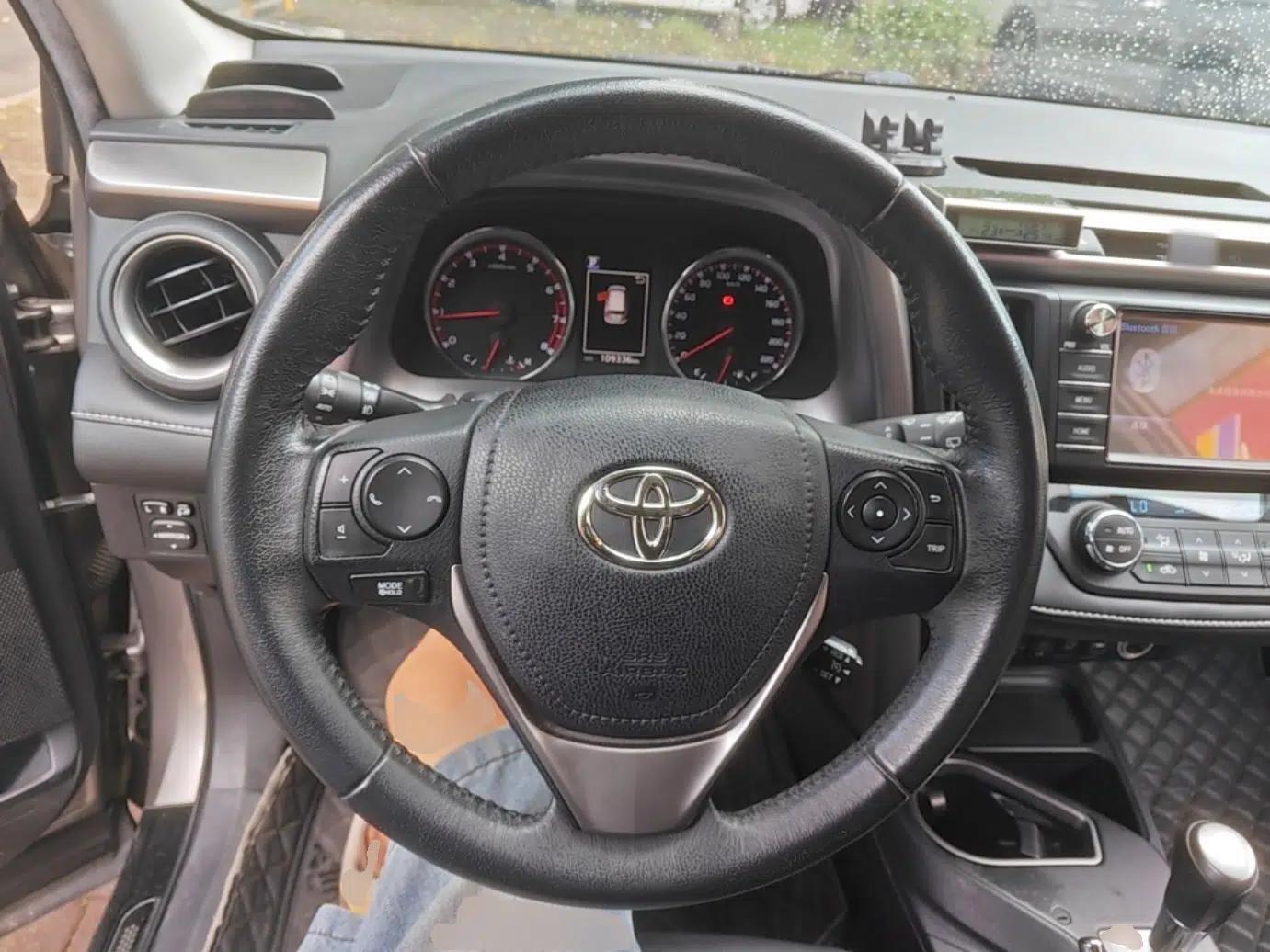 Toyota RAV4 2016 2.0L CVT Two-Wheel Drive Smart Edition China V Standard — миниатюра 13