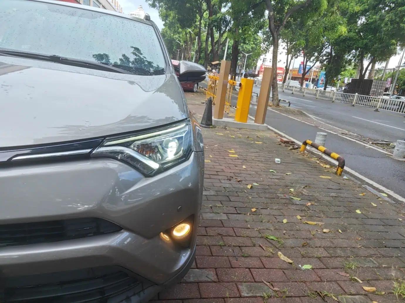 Toyota RAV4 2016 2.0L CVT Two-Wheel Drive Smart Edition China V Standard — миниатюра 8