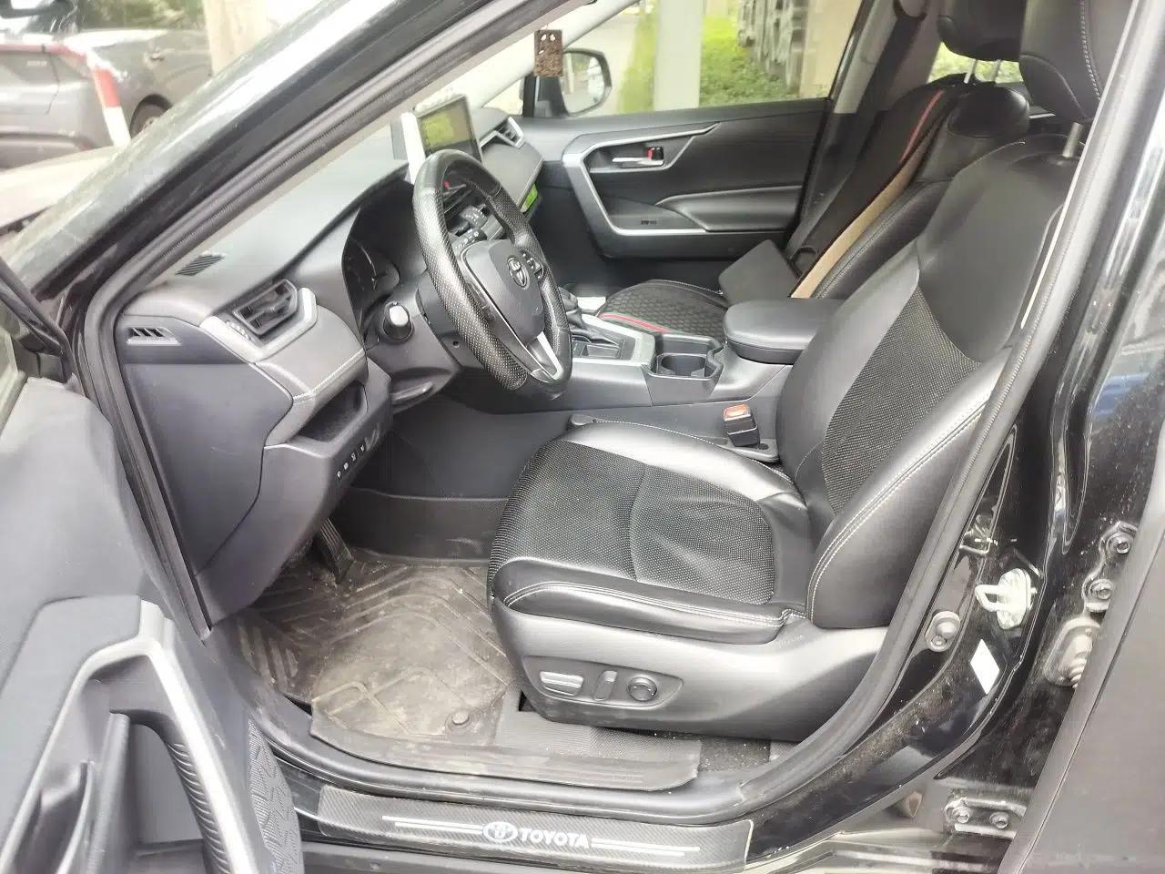Toyota RAV4 2020 2.0L CVT Two-Wheel Drive Fashion Edition — миниатюра 14