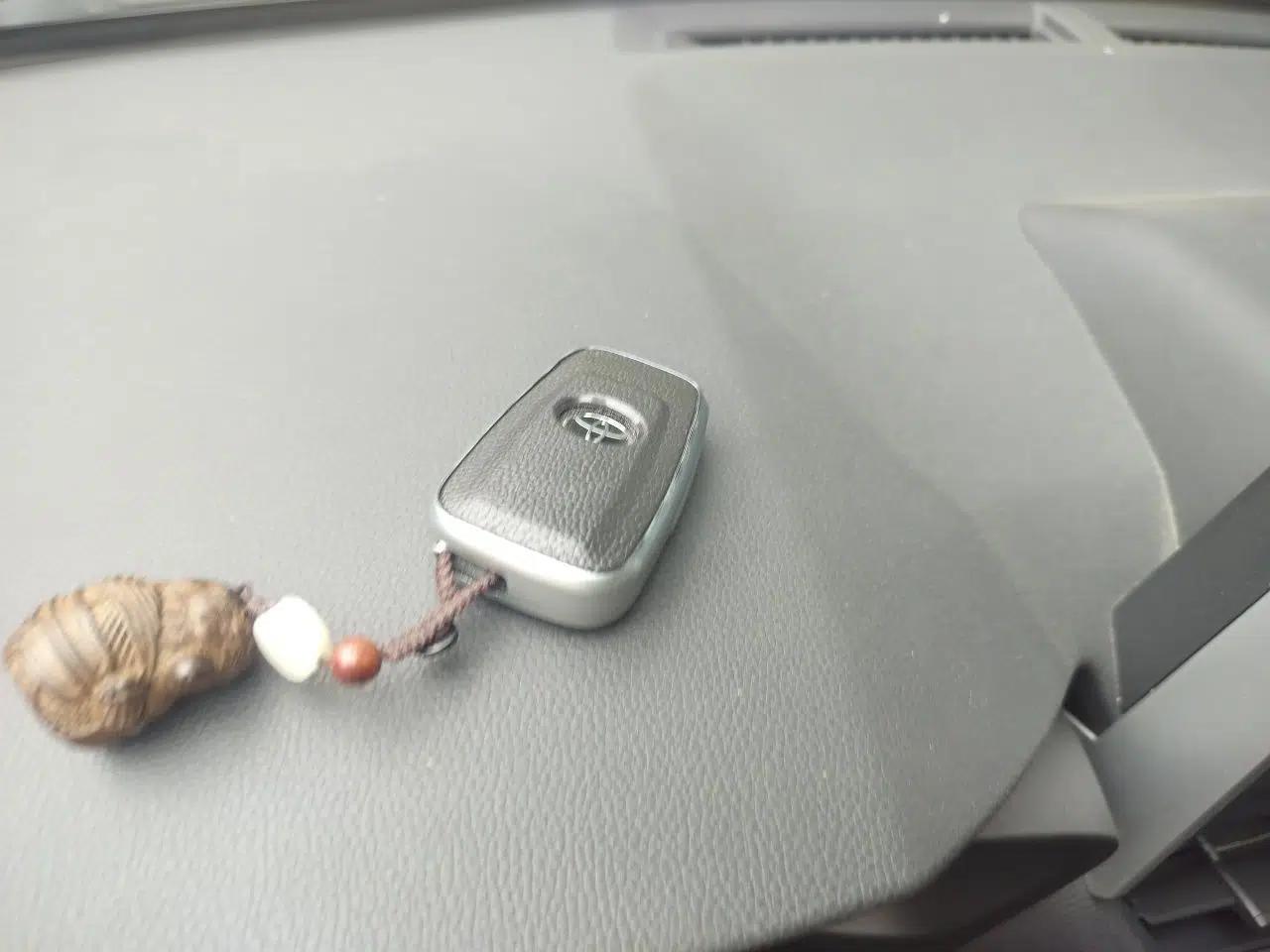 Toyota RAV4 2020 2.0L CVT Two-Wheel Drive Fashion Edition — миниатюра 17