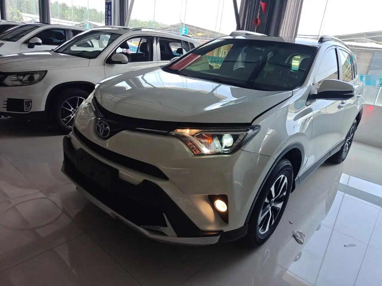 Toyota RAV4 2019 2.0L CVT Two-Wheel Drive Pioneer Edition China VI Standard — миниатюра 1