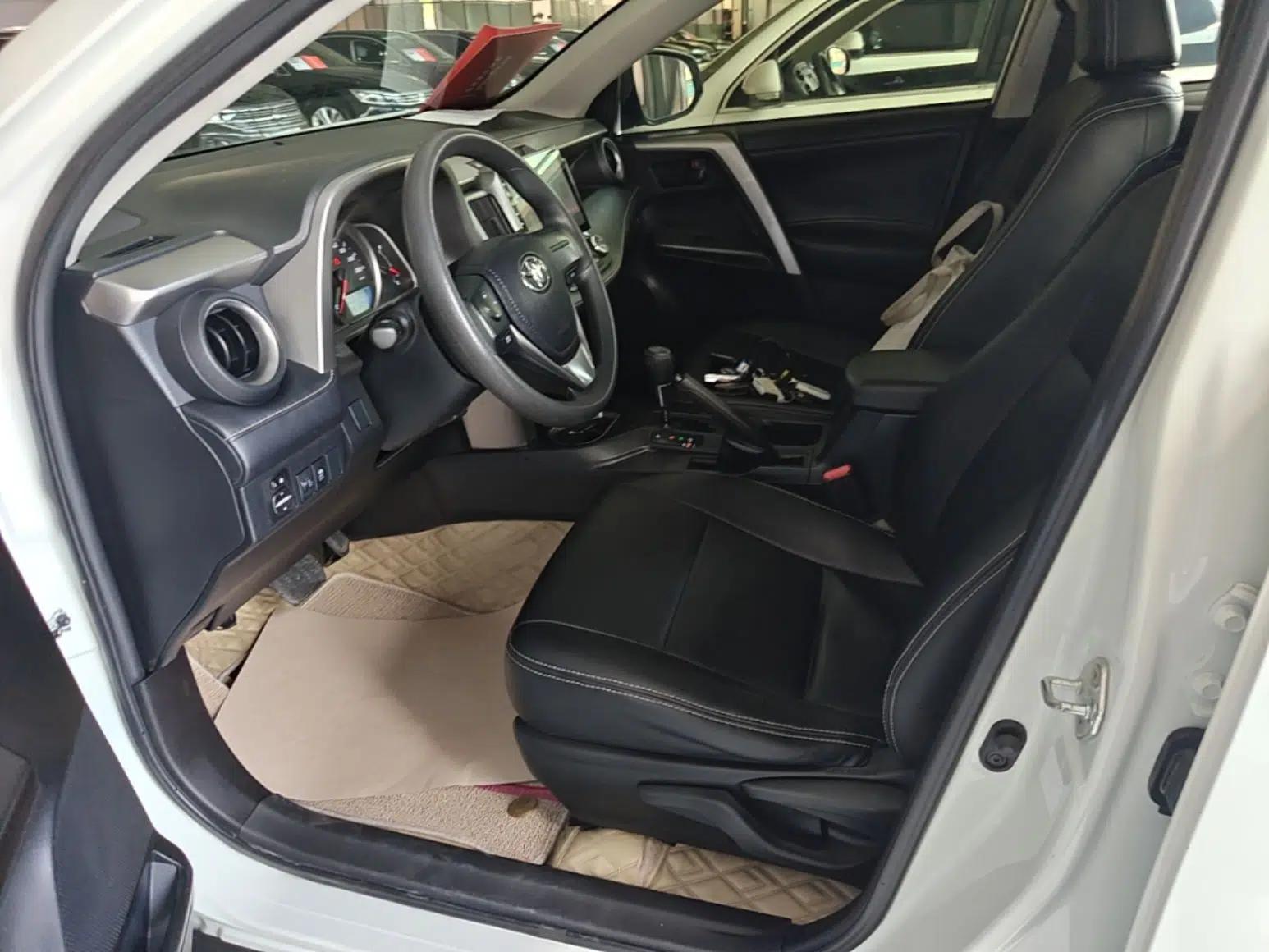Toyota RAV4 2019 2.0L CVT Two-Wheel Drive Pioneer Edition China VI Standard — миниатюра 17