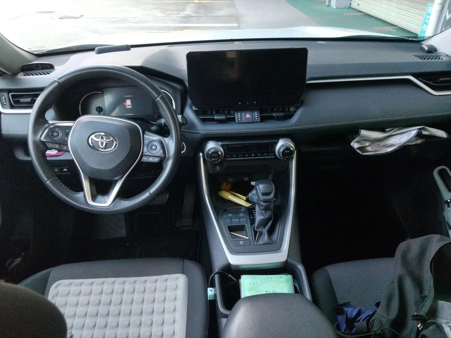 Toyota RAV4 2020 Dual-Engine 2.5L E-CVT Two-Wheel Drive Elite Edition — миниатюра 9