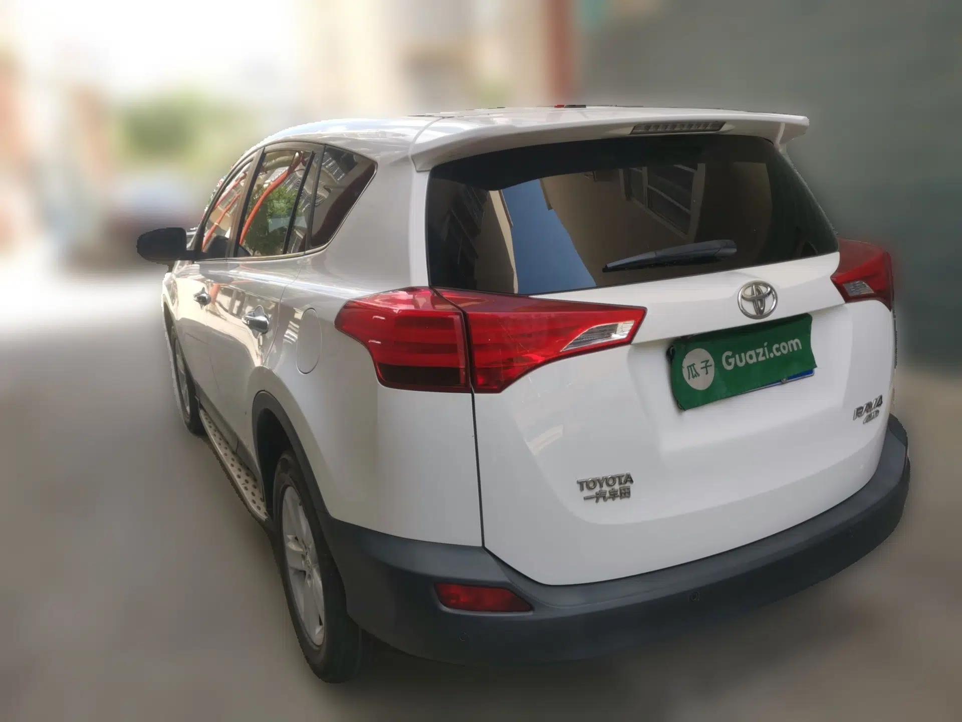 Toyota RAV4 2013 2.0L CVT Four-Wheel Drive New Edition — миниатюра 4