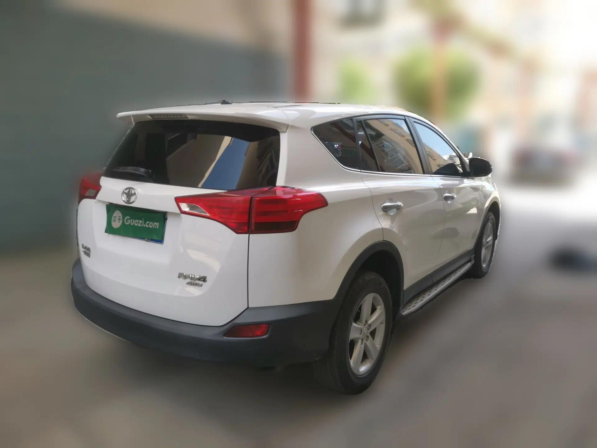 Toyota RAV4 2013 2.0L CVT Four-Wheel Drive New Edition — миниатюра 6