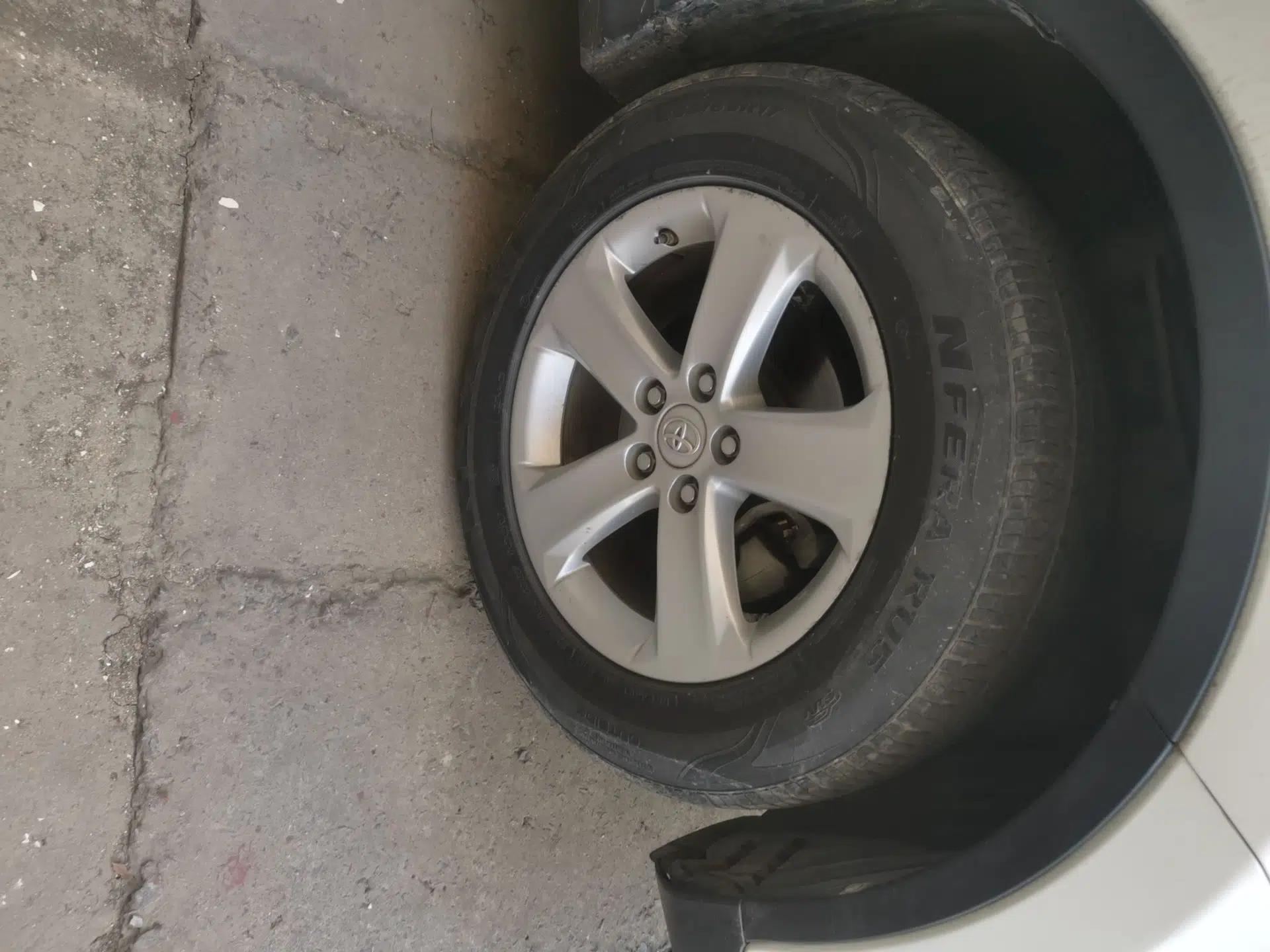 Toyota RAV4 2013 2.0L CVT Four-Wheel Drive New Edition — миниатюра 8