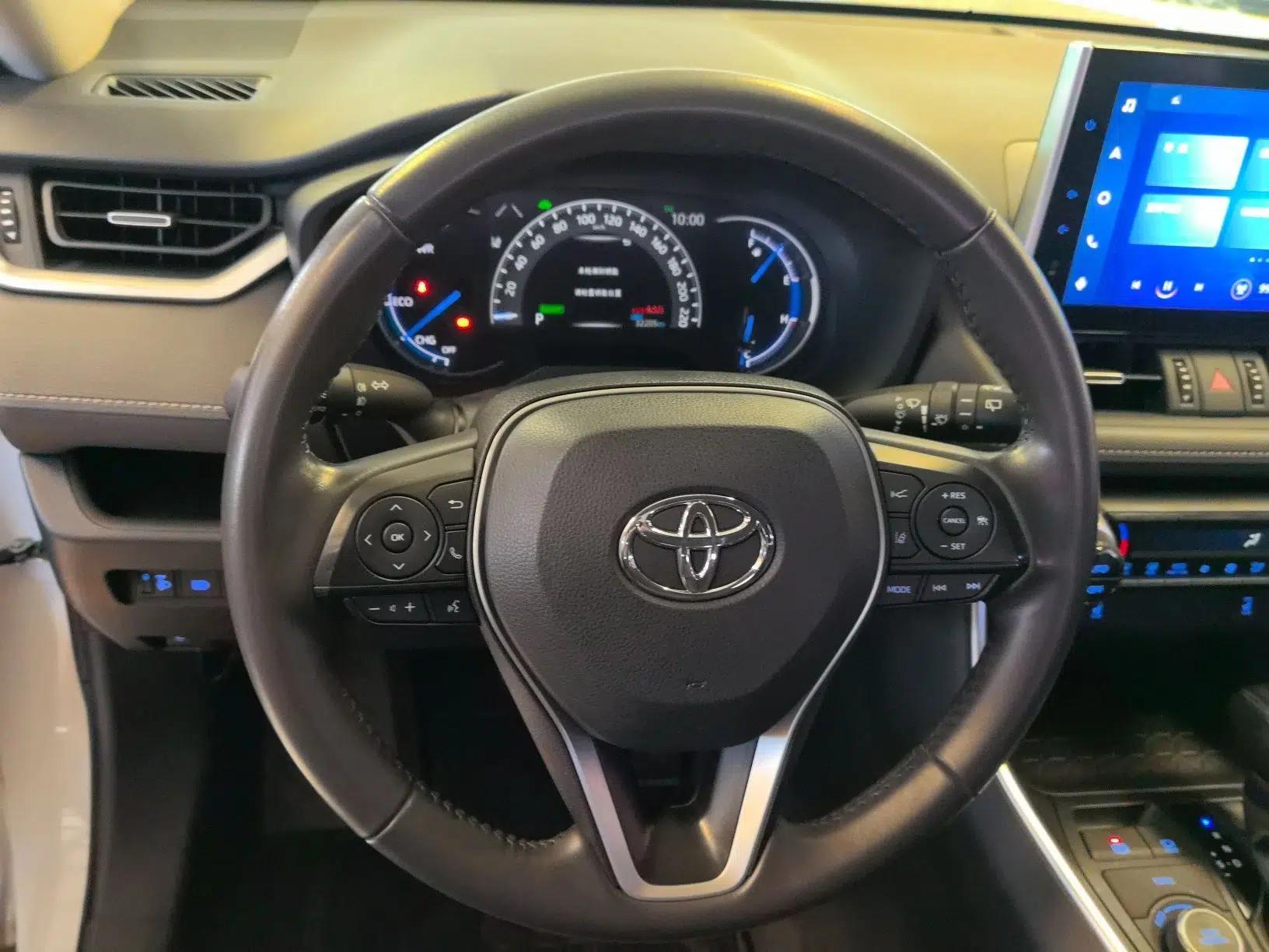 Toyota RAV4 2021 Dual-Engine 2.5L E-CVT Four-Wheel Drive Elite PLUS Edition — миниатюра 15
