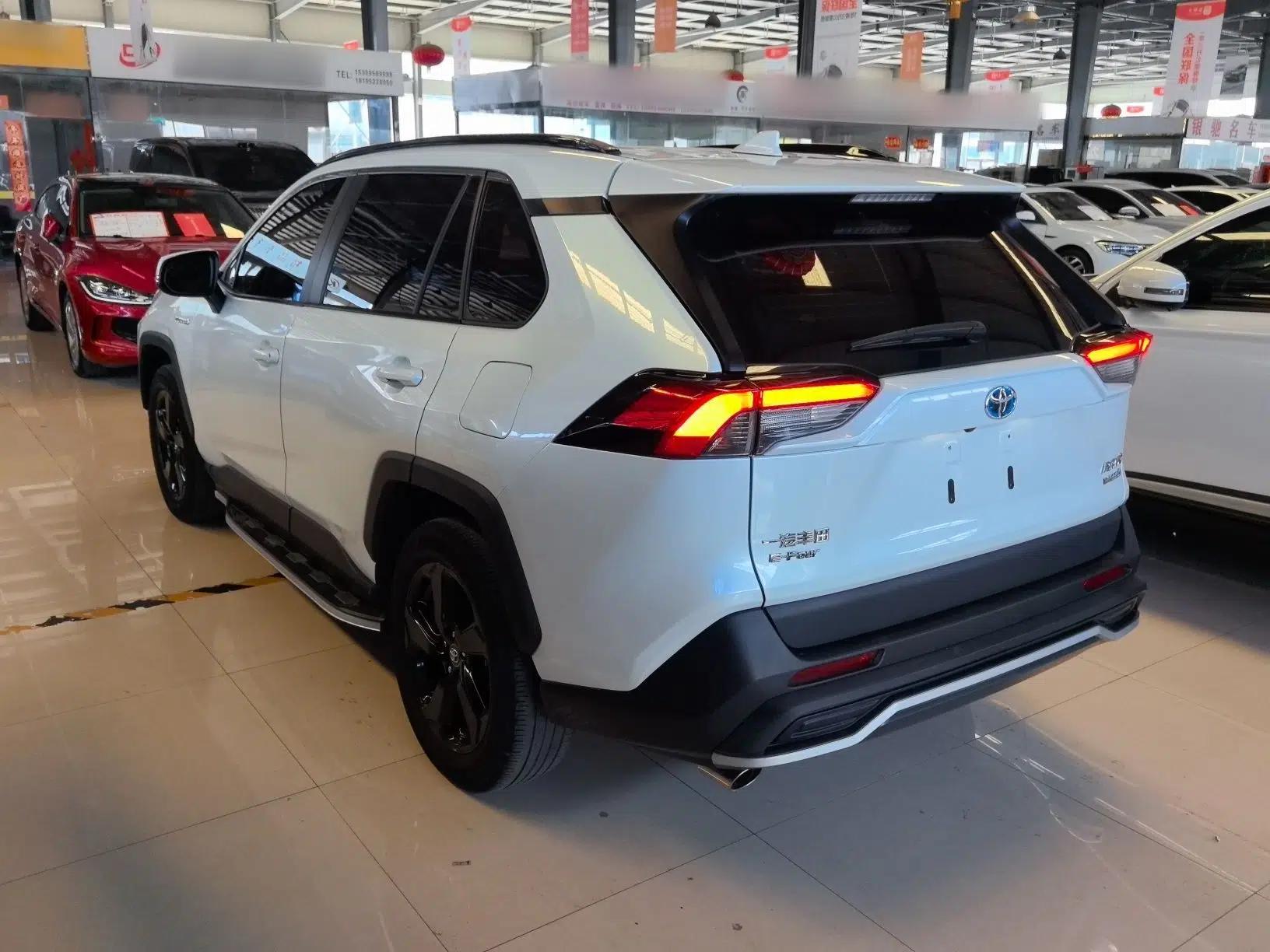 Toyota RAV4 2021 Dual-Engine 2.5L E-CVT Four-Wheel Drive Elite PLUS Edition — миниатюра 5