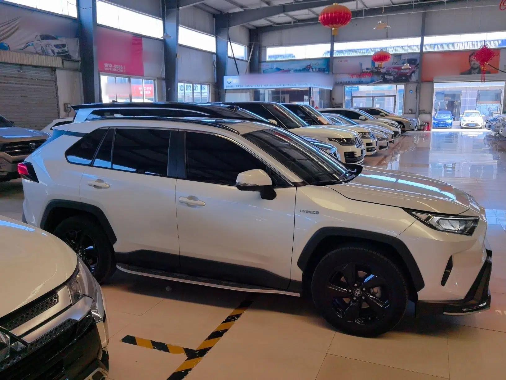 Toyota RAV4 2021 Dual-Engine 2.5L E-CVT Four-Wheel Drive Elite PLUS Edition — миниатюра 8
