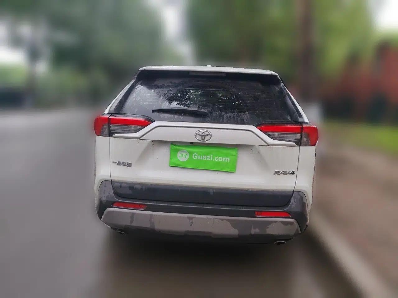 Toyota RAV4 2021 2.0L CVT Two-Wheel Drive Fashion PLUS Edition — миниатюра 5