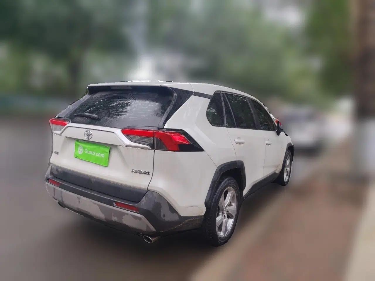 Toyota RAV4 2021 2.0L CVT Two-Wheel Drive Fashion PLUS Edition — миниатюра 6