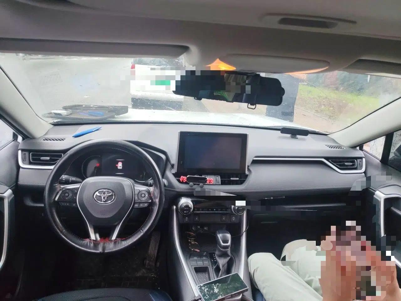 Toyota RAV4 2021 2.0L CVT Two-Wheel Drive Fashion PLUS Edition — миниатюра 9