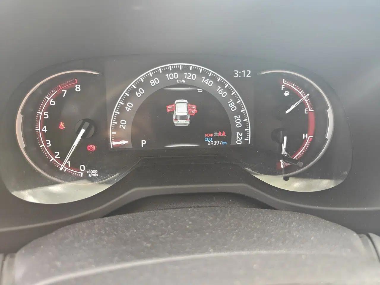 Toyota RAV4 2022 2.0L CVT Two-Wheel Drive Fashion Plus Edition — миниатюра 11