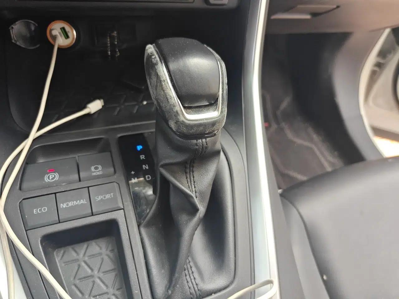 Toyota RAV4 2022 2.0L CVT Two-Wheel Drive Fashion Plus Edition — миниатюра 14