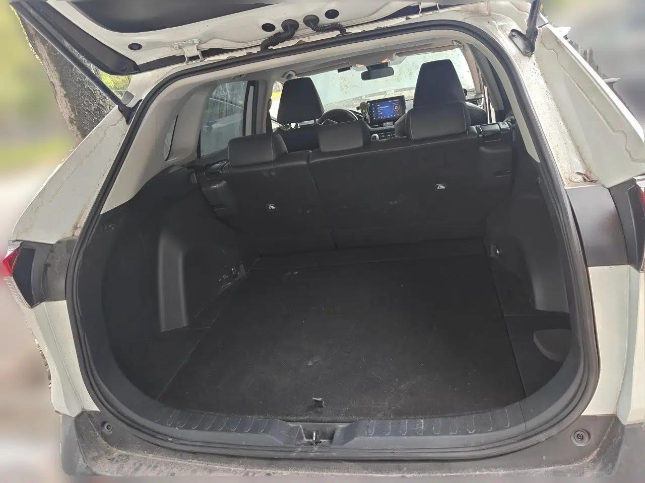 Toyota RAV4 2022 2.0L CVT Two-Wheel Drive Fashion Plus Edition — миниатюра 19
