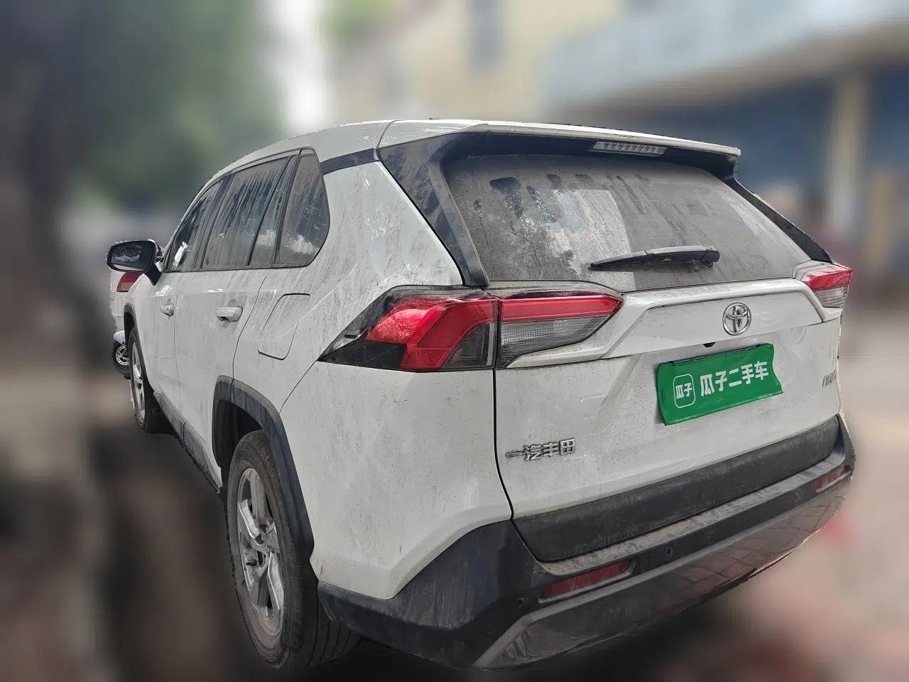 Toyota RAV4 2022 2.0L CVT Two-Wheel Drive Fashion Plus Edition — миниатюра 4