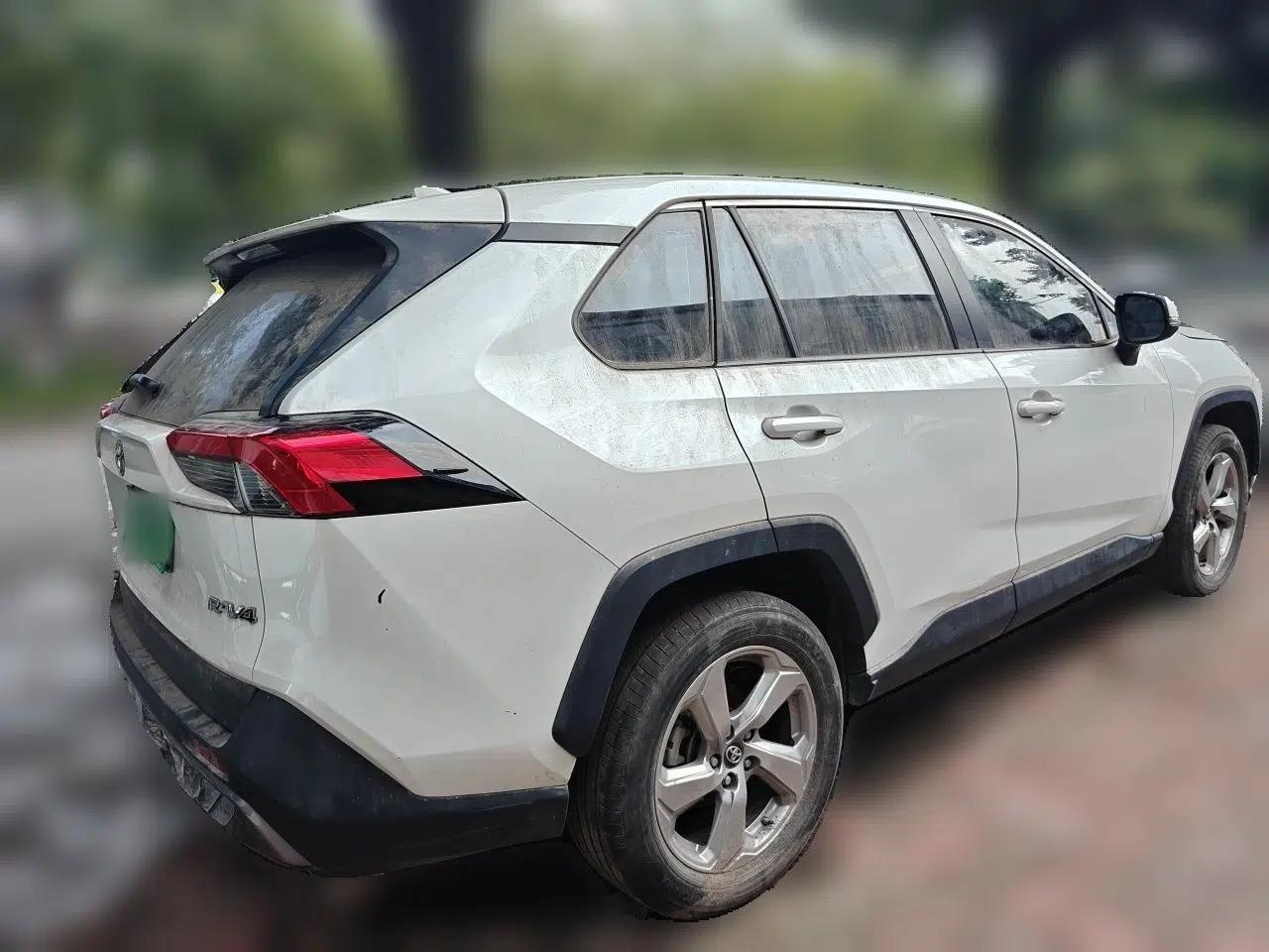 Toyota RAV4 2022 2.0L CVT Two-Wheel Drive Fashion Plus Edition — миниатюра 6