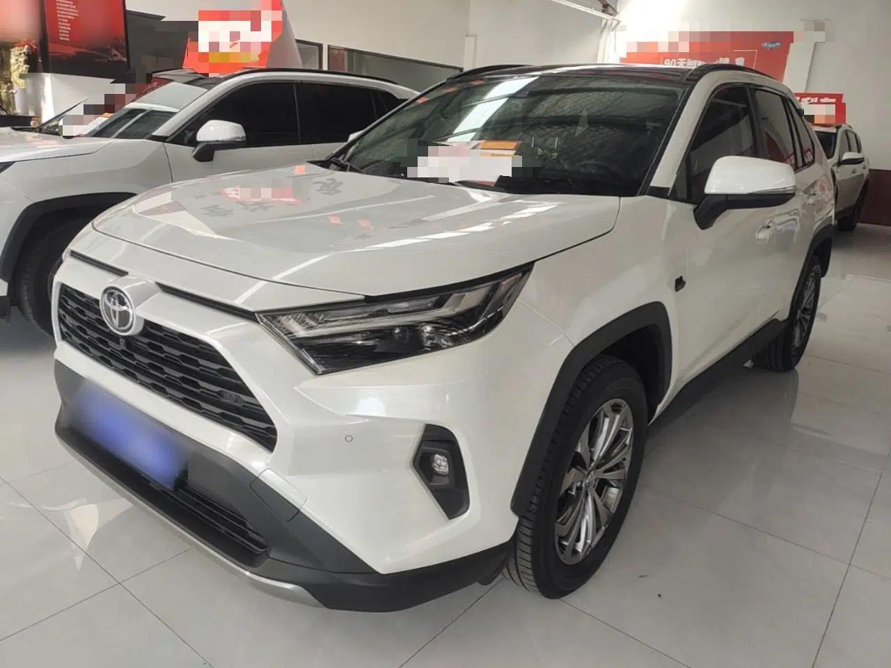 Toyota RAV4 2023 2.0L CVT Two-Wheel Drive 20th Anniversary Platinum Edition — миниатюра 1