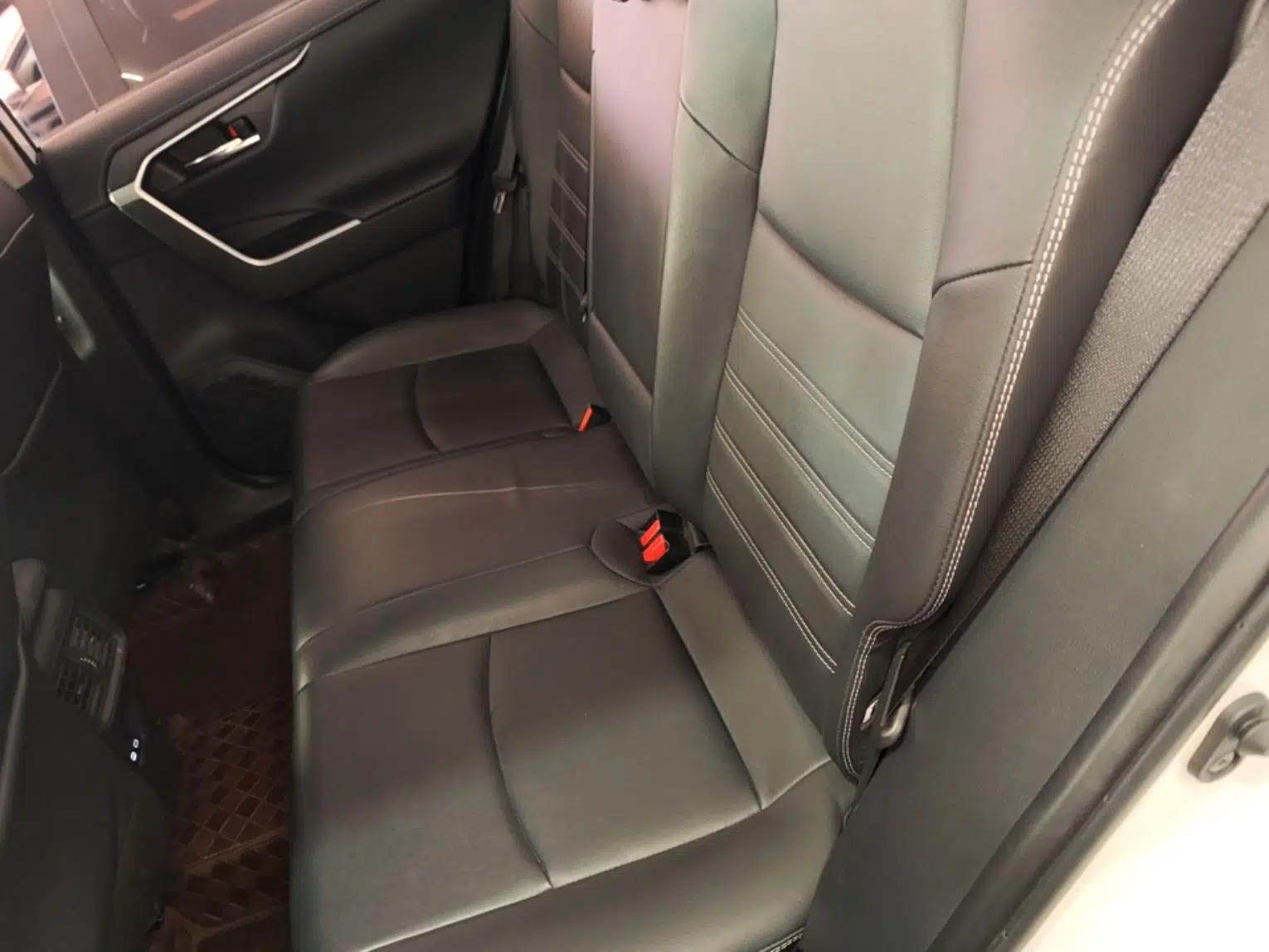 Toyota RAV4 2023 Dual-Engine 2.5L E-CVT Two-Wheel Drive Elite Plus Edition — миниатюра 20