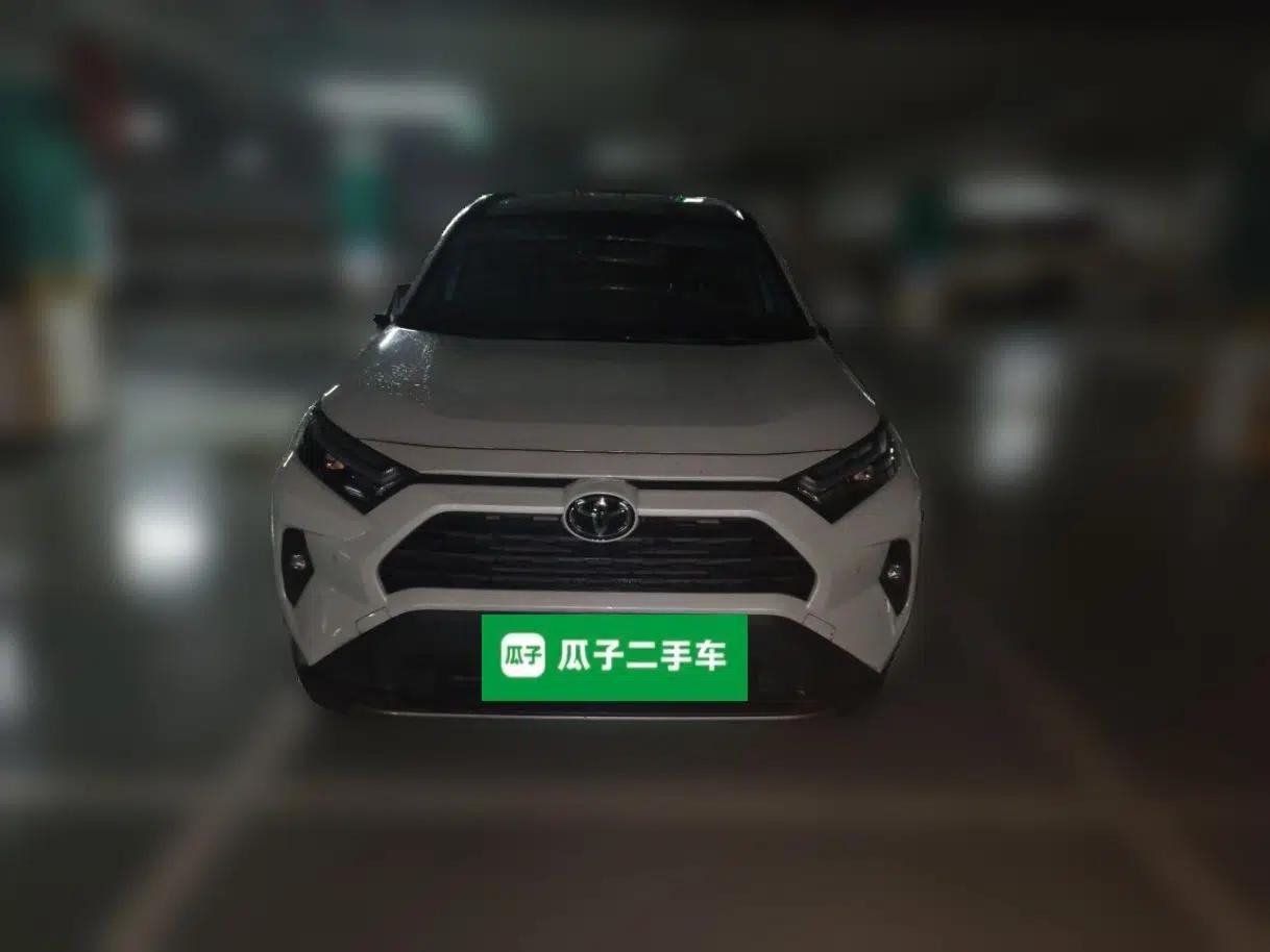 Toyota RAV4 2024 2.0L CVT Two-Wheel Drive Fashion Edition — миниатюра 2
