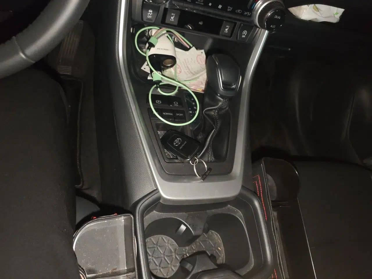 Toyota RAV4 2024 2.0L CVT Two-Wheel Drive Fashion Edition — миниатюра 14