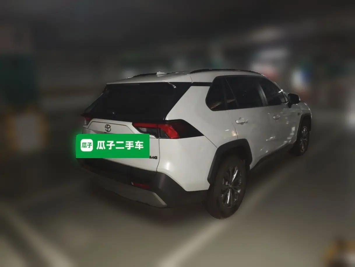 Toyota RAV4 2024 2.0L CVT Two-Wheel Drive Fashion Edition — миниатюра 6