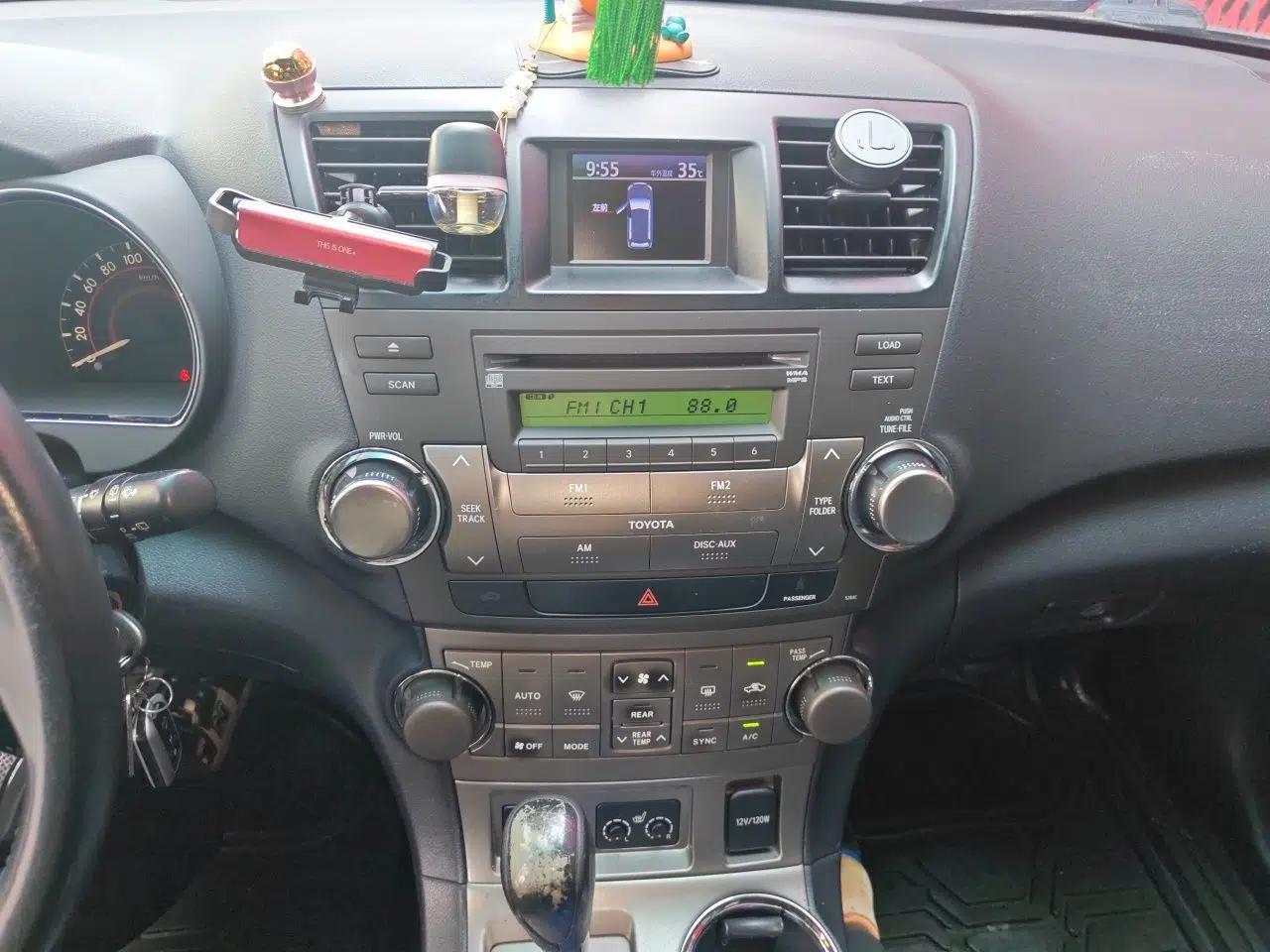 Toyota Highlander 2009 2.7L Two-Wheel Drive 7-Seater Luxury Edition — миниатюра 13