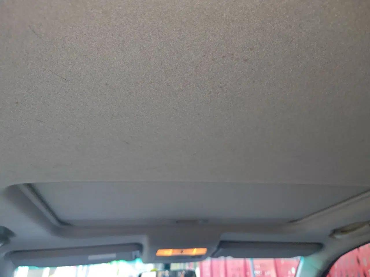 Toyota Highlander 2009 2.7L Two-Wheel Drive 7-Seater Luxury Edition — миниатюра 18